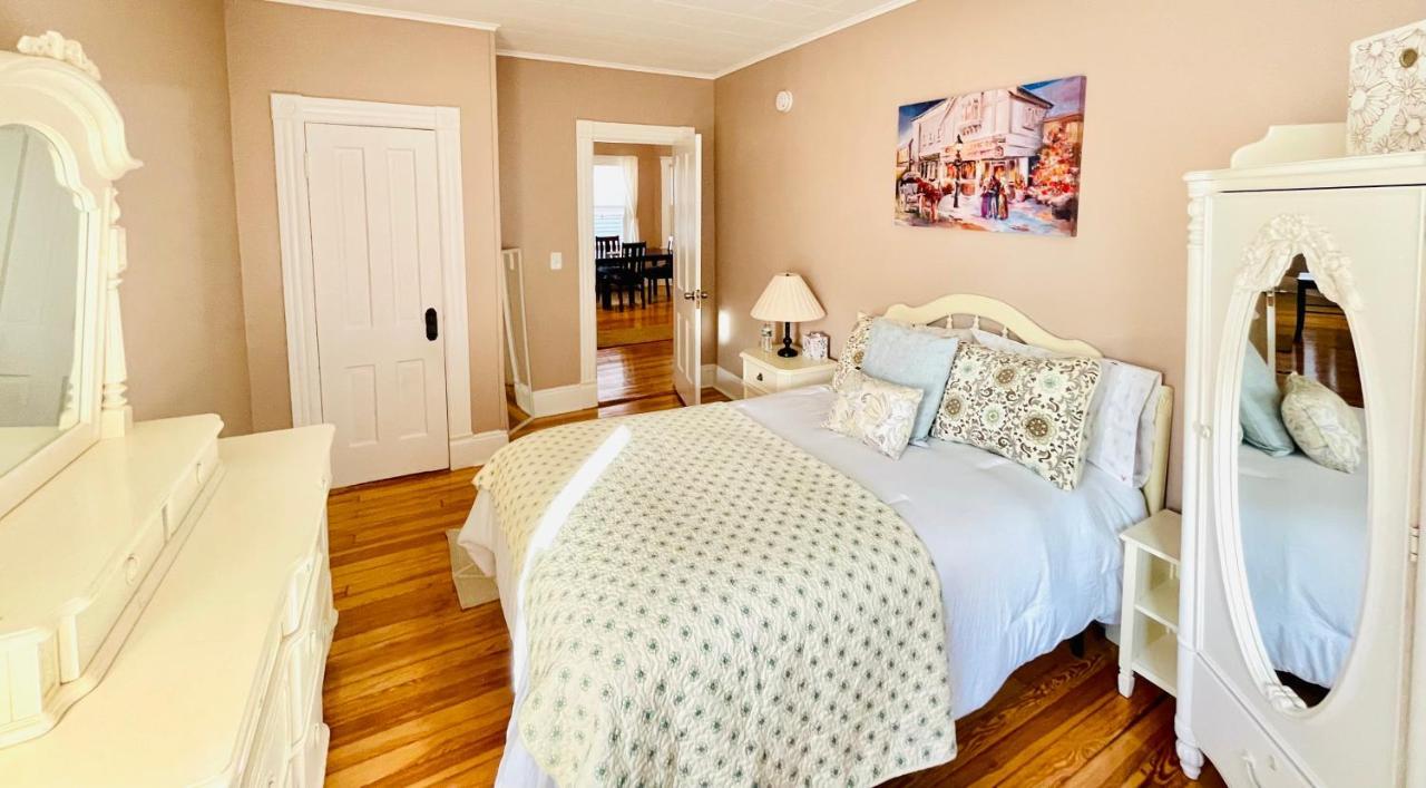 Delightful 2Br Apartment With Balcony - 15 Min From Mohegan Sun- Foxwoods Casinos & Mystic New London Ngoại thất bức ảnh