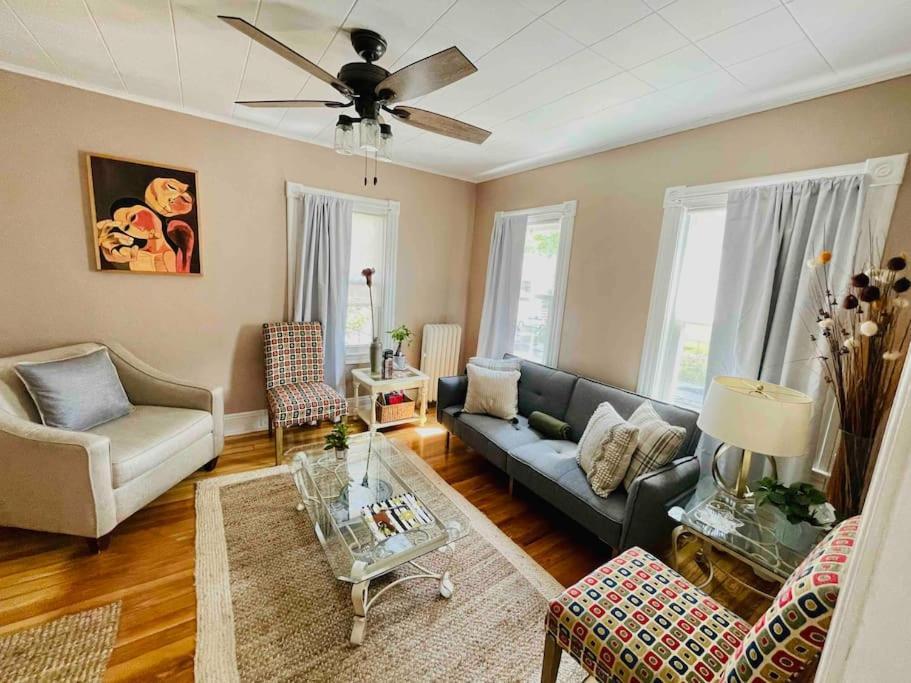Delightful 2Br Apartment With Balcony - 15 Min From Mohegan Sun- Foxwoods Casinos & Mystic New London Ngoại thất bức ảnh